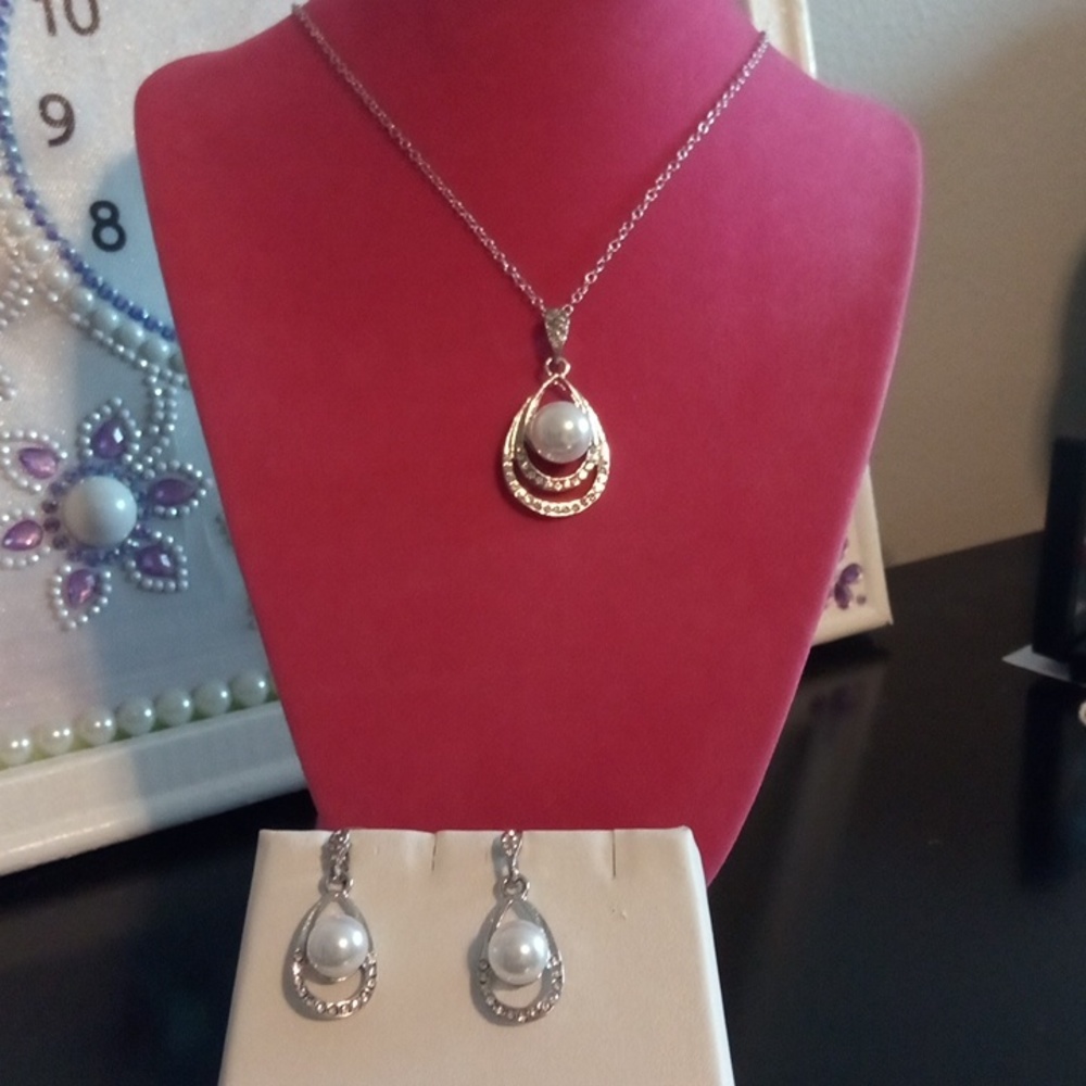 New Silver Pearl Set